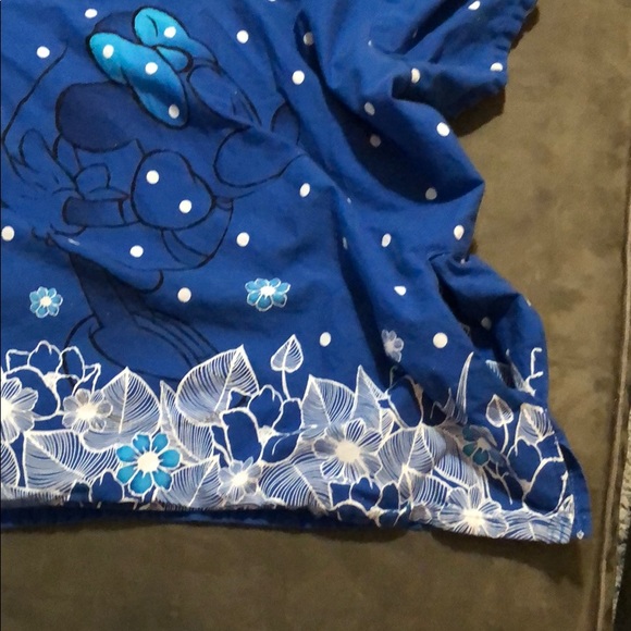 Disney Minnie Mouse large scrub top EUC - Picture 6 of 7